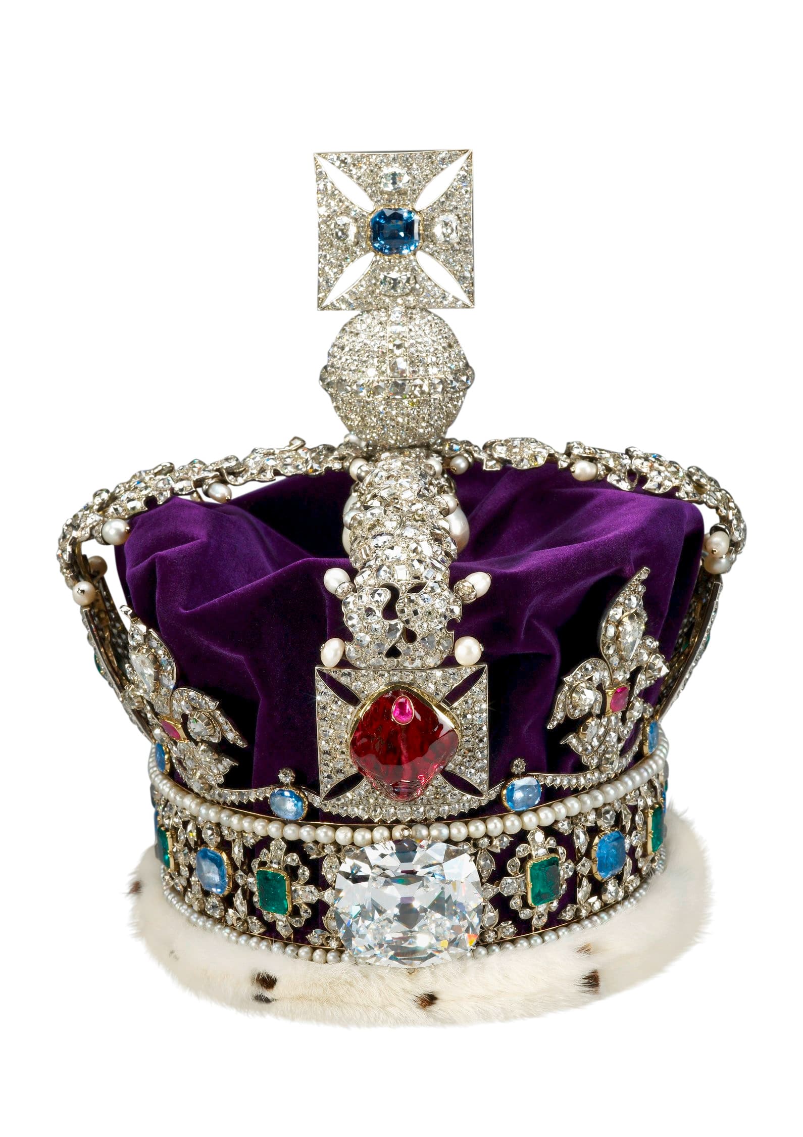 Voici les bijoux, couronnes et épées les plus chers portés par la reine  Elizabeth II (et d'autres membres de la famille royale)