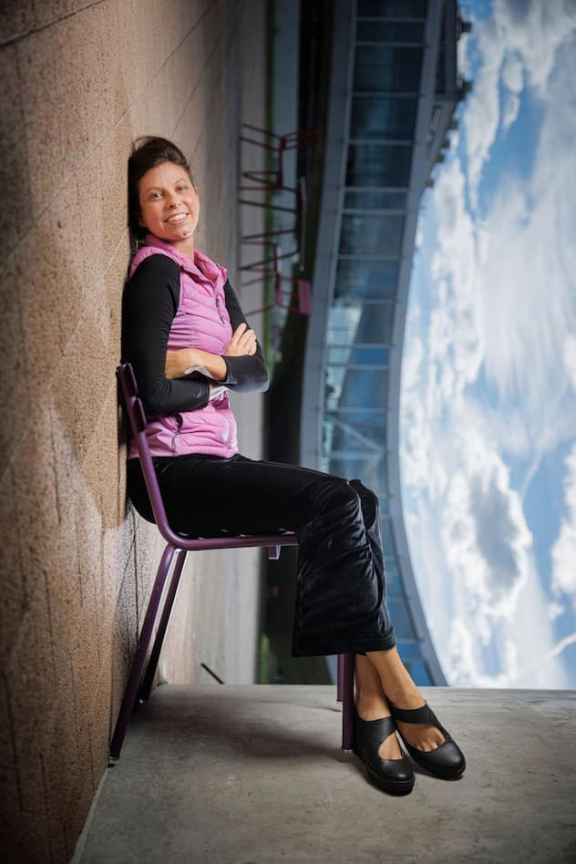 La chercheuse Claudia de Rham est spécialisée dans la gravitation