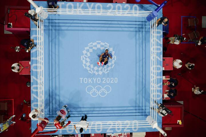 Brazil's Hebert Sousa celebrates winning his men's middleweight 75-kg boxing gold medal match against Ukraine's Oleksandr Khyzhniak at the 2020 Summer Olympics, Saturday, Aug. 7, 2021, in Tokyo, Japan. (AP Photo/Frank Franklin II)