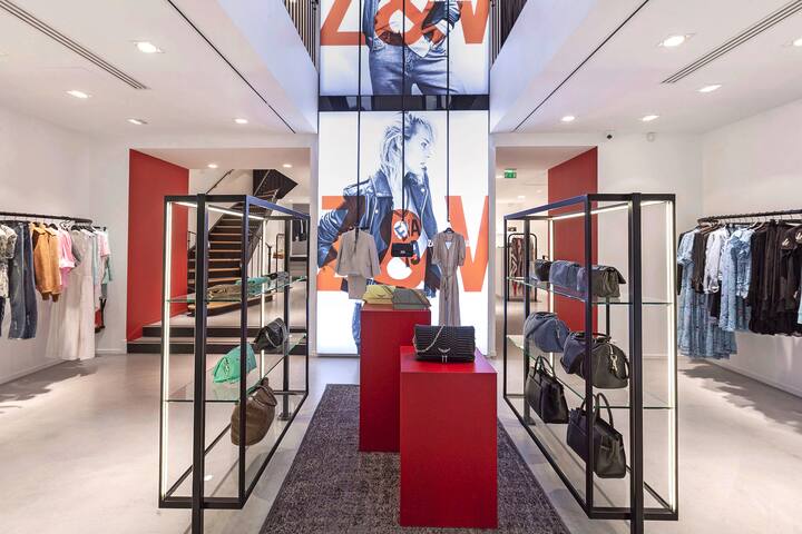 Marie Robert est une adepte de la marque Zadig & Voltaire